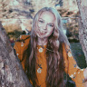 Meet your Posher, Chloe